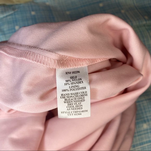 Pink lace dress size 16 - Picture 5 of 9